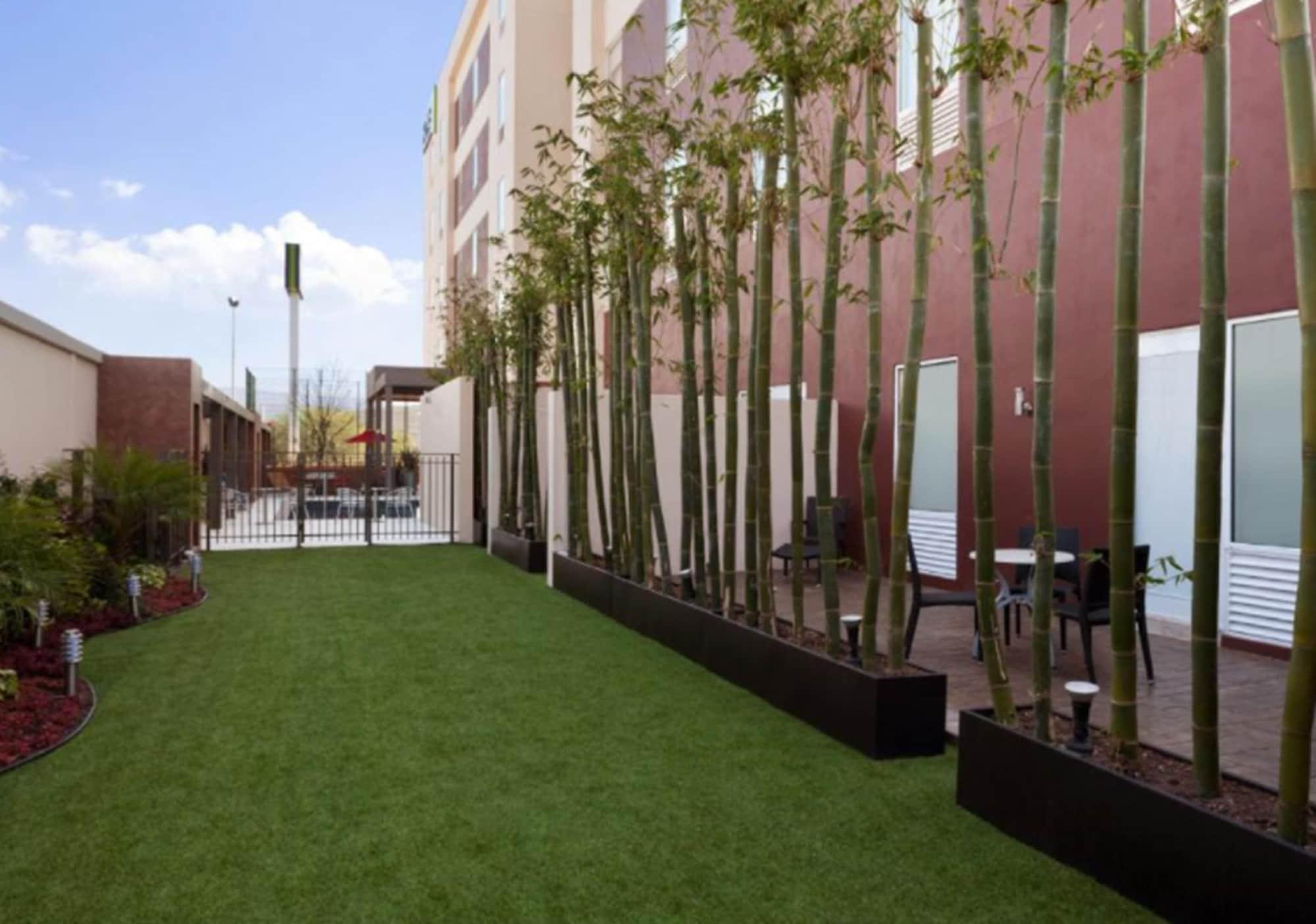 Homewood Suites By Hilton Querétaro Esterno foto