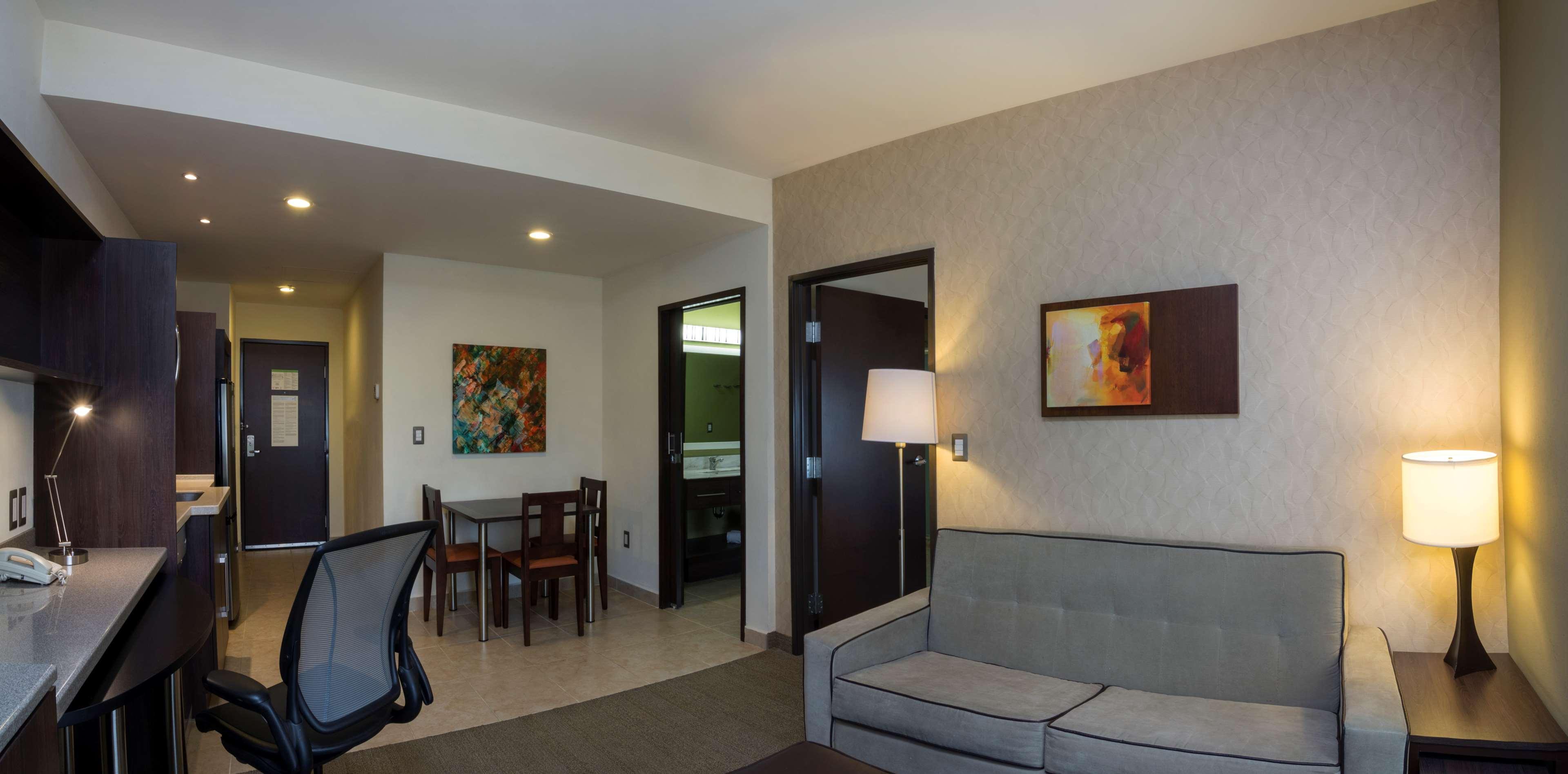Homewood Suites By Hilton Querétaro Esterno foto